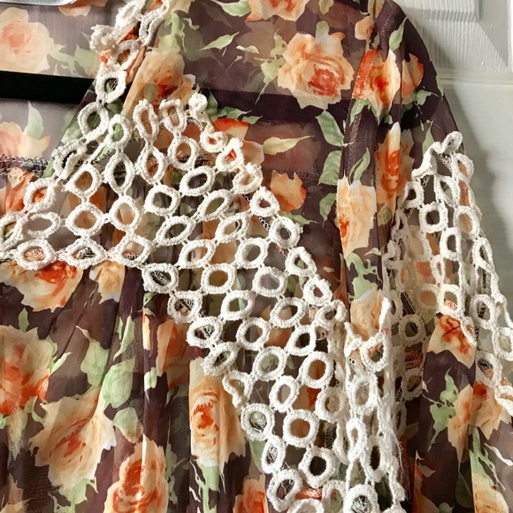 Sheer top - Picture 3 of 4